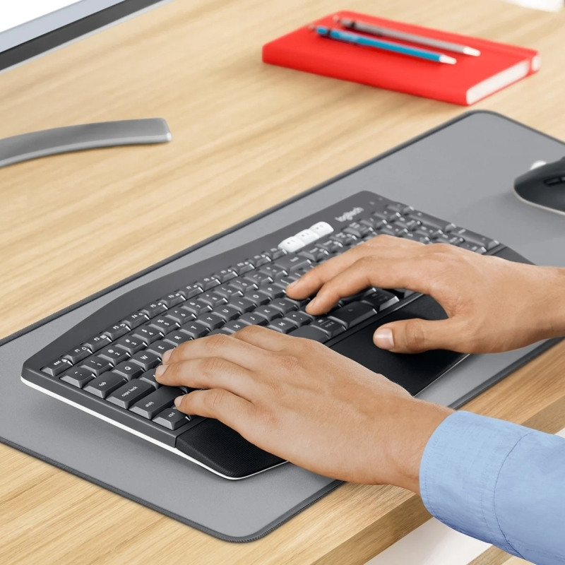 Logitech MK850 PERFORMANCE Multi-Device Wireless Keyboard and Mouse